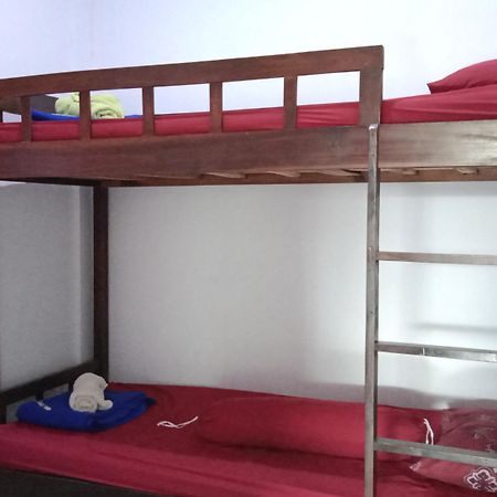 Tiga Dua Homestay Yogyakarta Esterno foto
