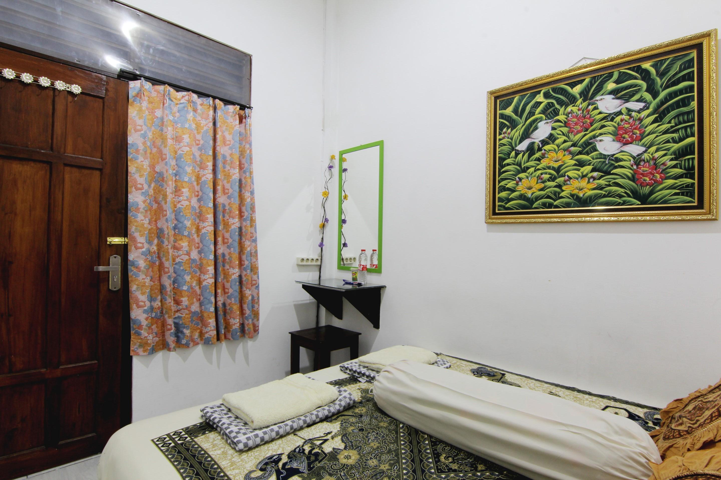 Tiga Dua Homestay Yogyakarta Esterno foto