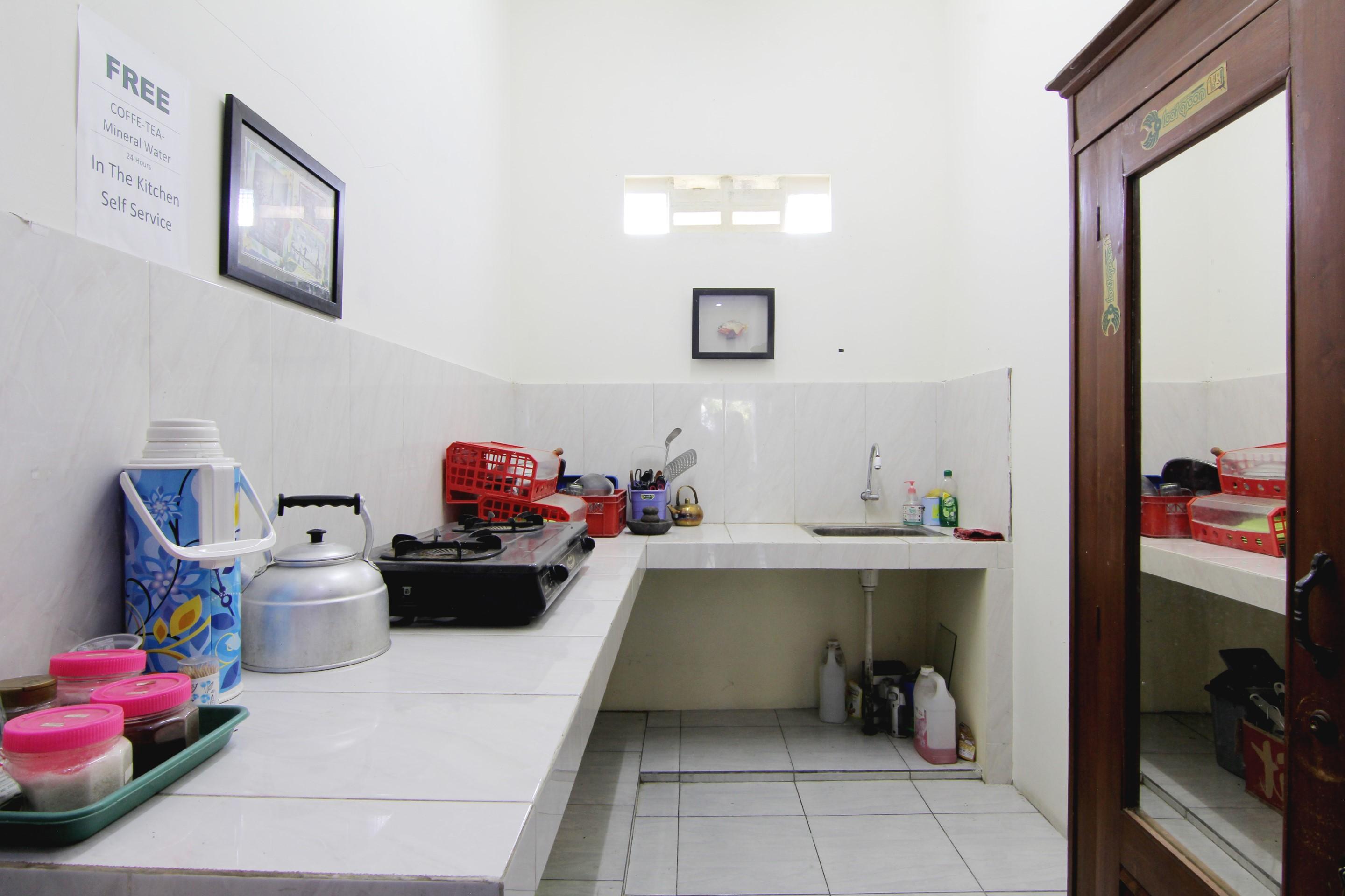 Tiga Dua Homestay Yogyakarta Esterno foto