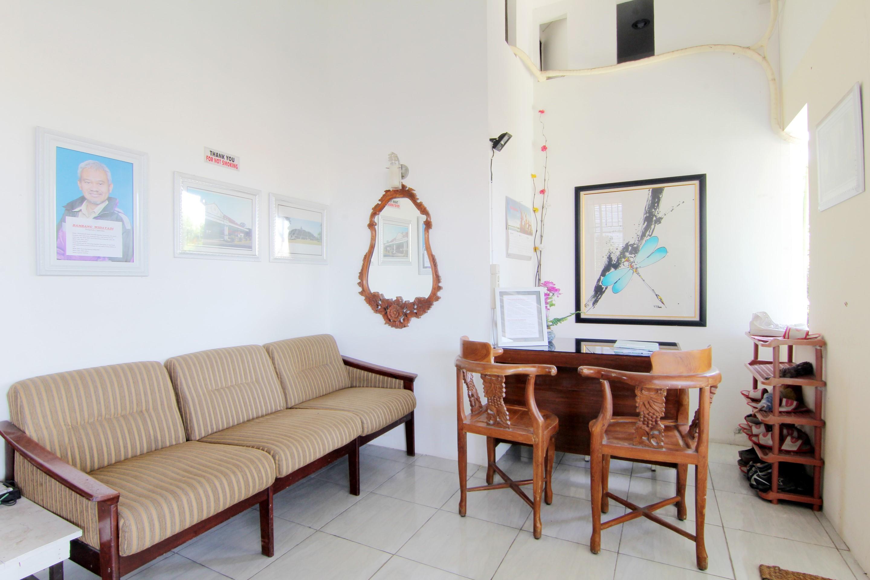 Tiga Dua Homestay Yogyakarta Esterno foto