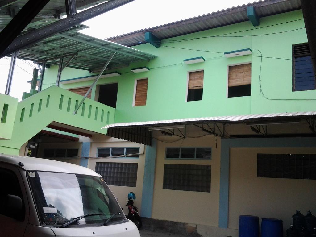 Tiga Dua Homestay Yogyakarta Esterno foto