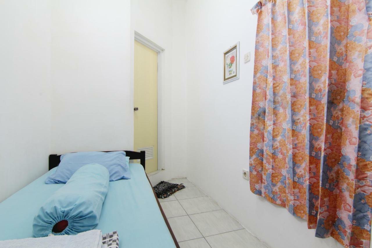Tiga Dua Homestay Yogyakarta Esterno foto