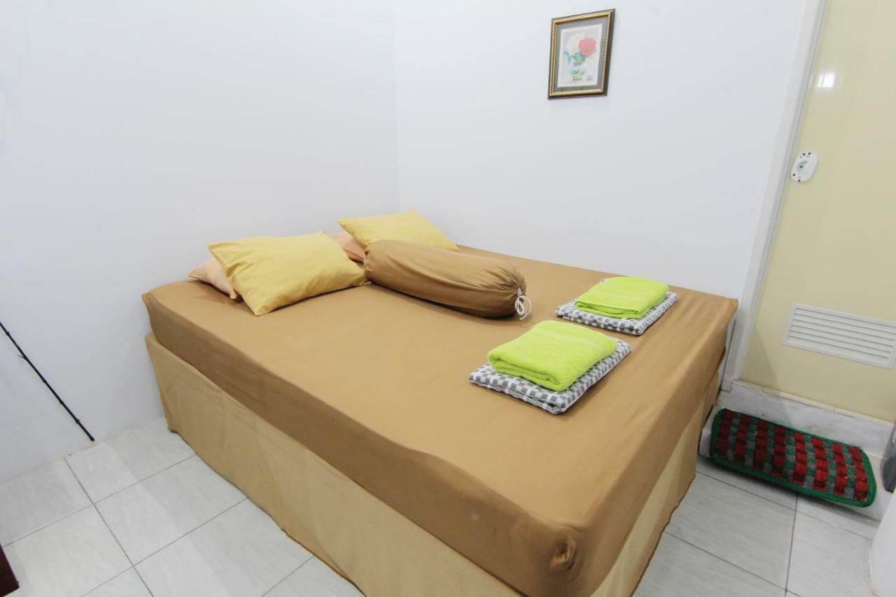 Tiga Dua Homestay Yogyakarta Esterno foto