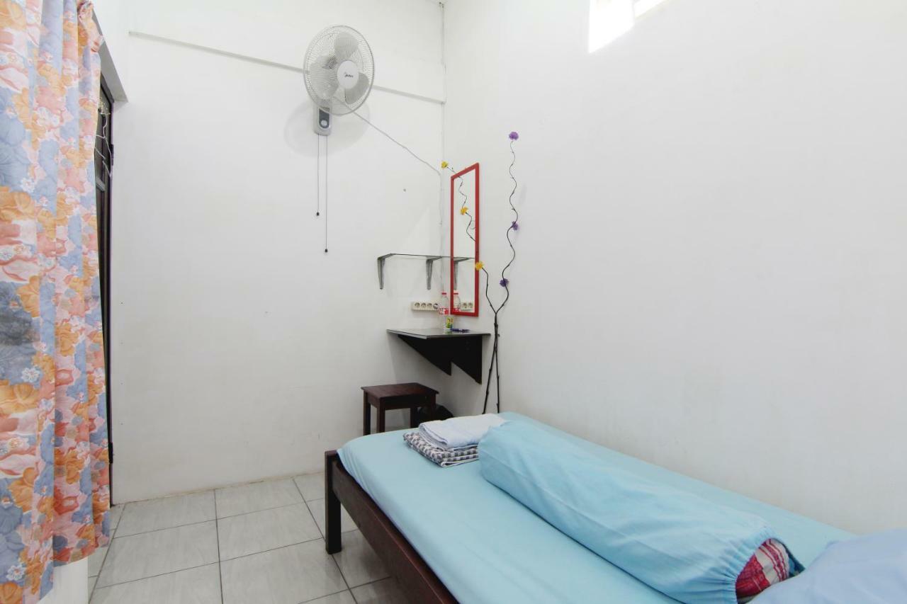Tiga Dua Homestay Yogyakarta Esterno foto
