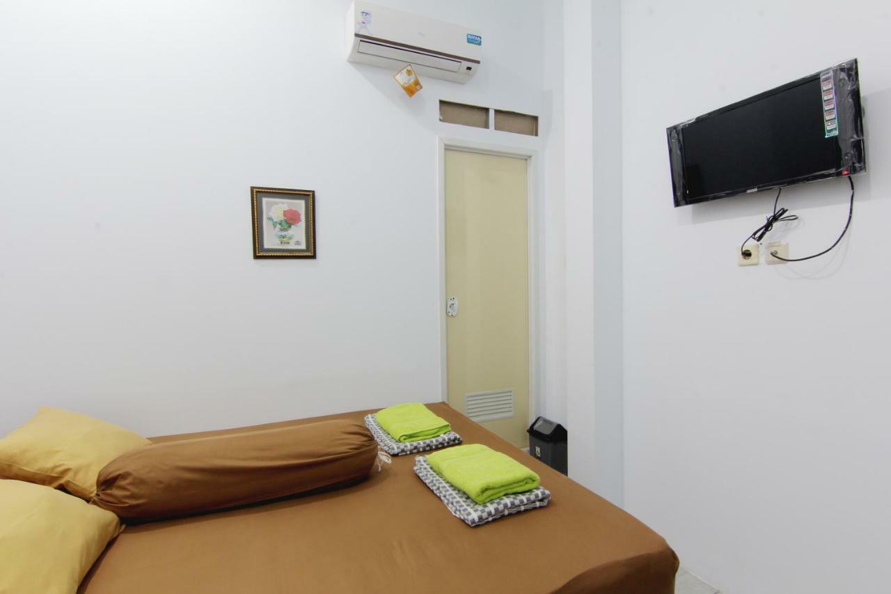 Tiga Dua Homestay Yogyakarta Esterno foto
